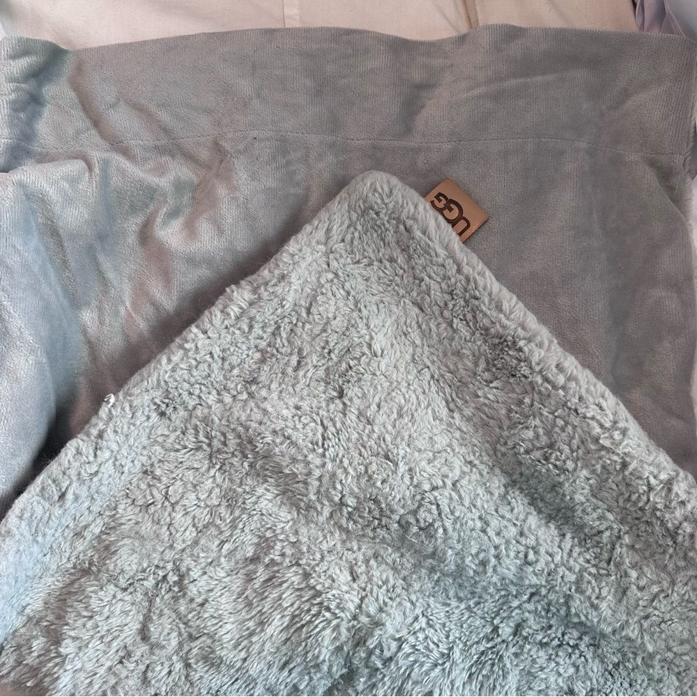 UGG Plush Standard Pillowcase Soft Gray Faux Fur